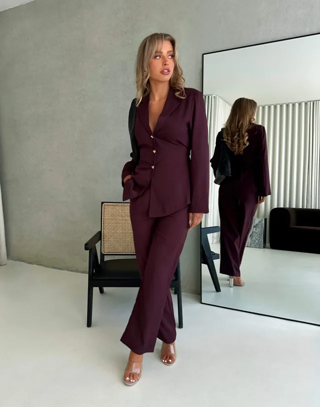 Kdeisha Burgundy Pants – product image 3