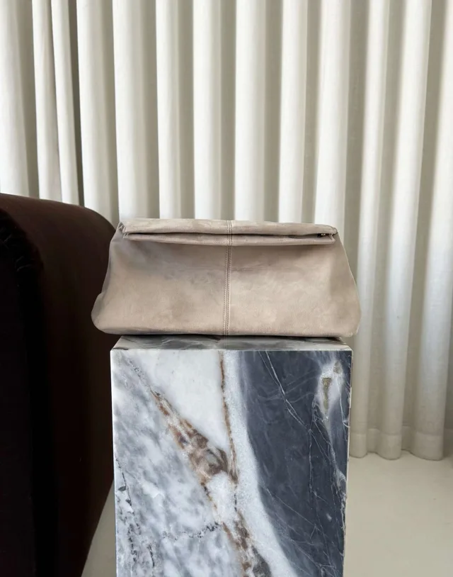 Lisa Slouch Clutch – product image 2