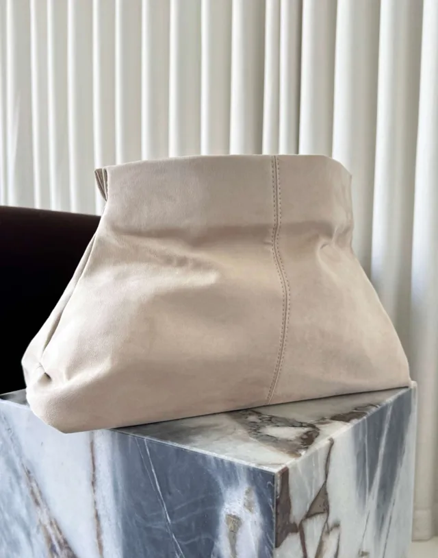 Lisa Slouch Clutch – product image 3