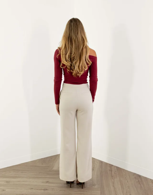 Yasmin Off Shoulder Top – product image 4