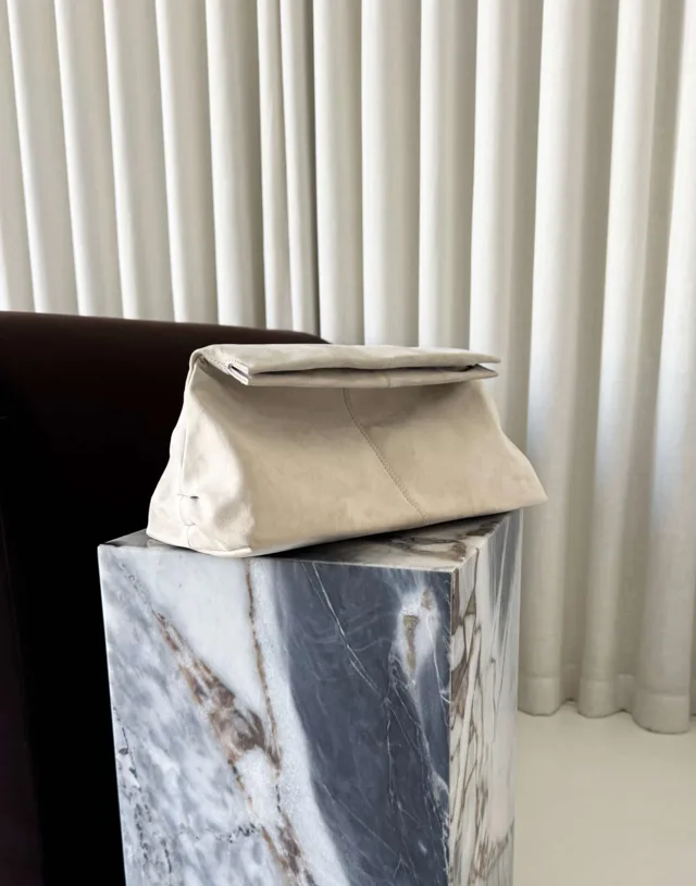 Lisa Slouch Clutch – product image 4