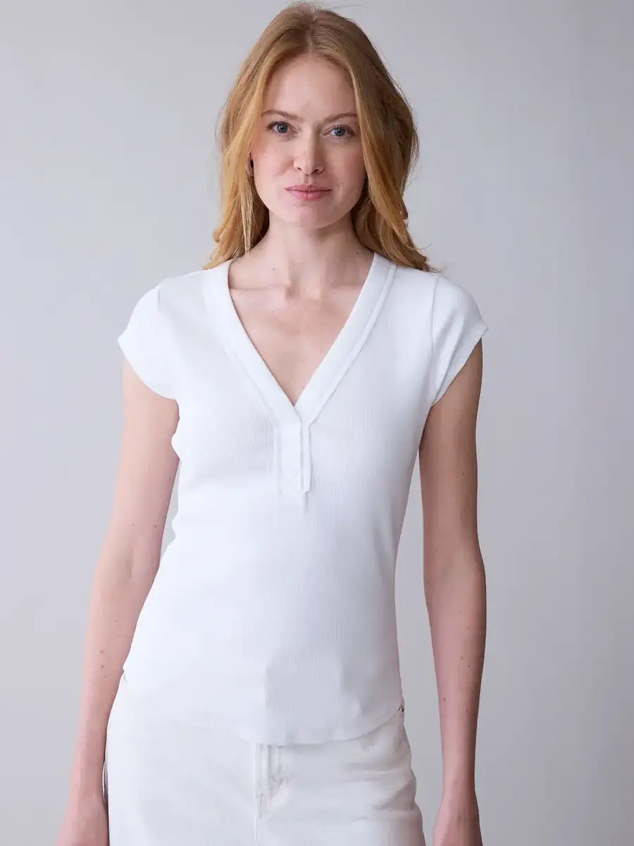 Cap Sleeve Carter Top